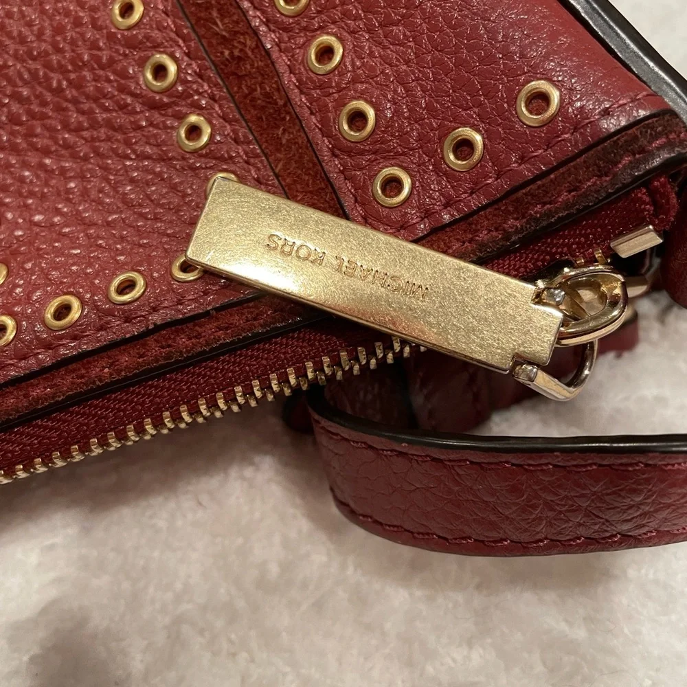 MICHAEL Kors Brooklyn Grommet In Brown Shoulder Bag with Suede